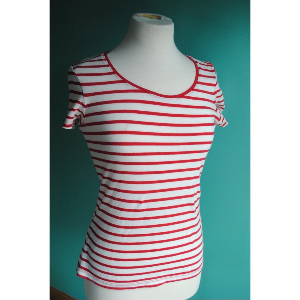 👩‍🎨 Red and White Stripe Tee